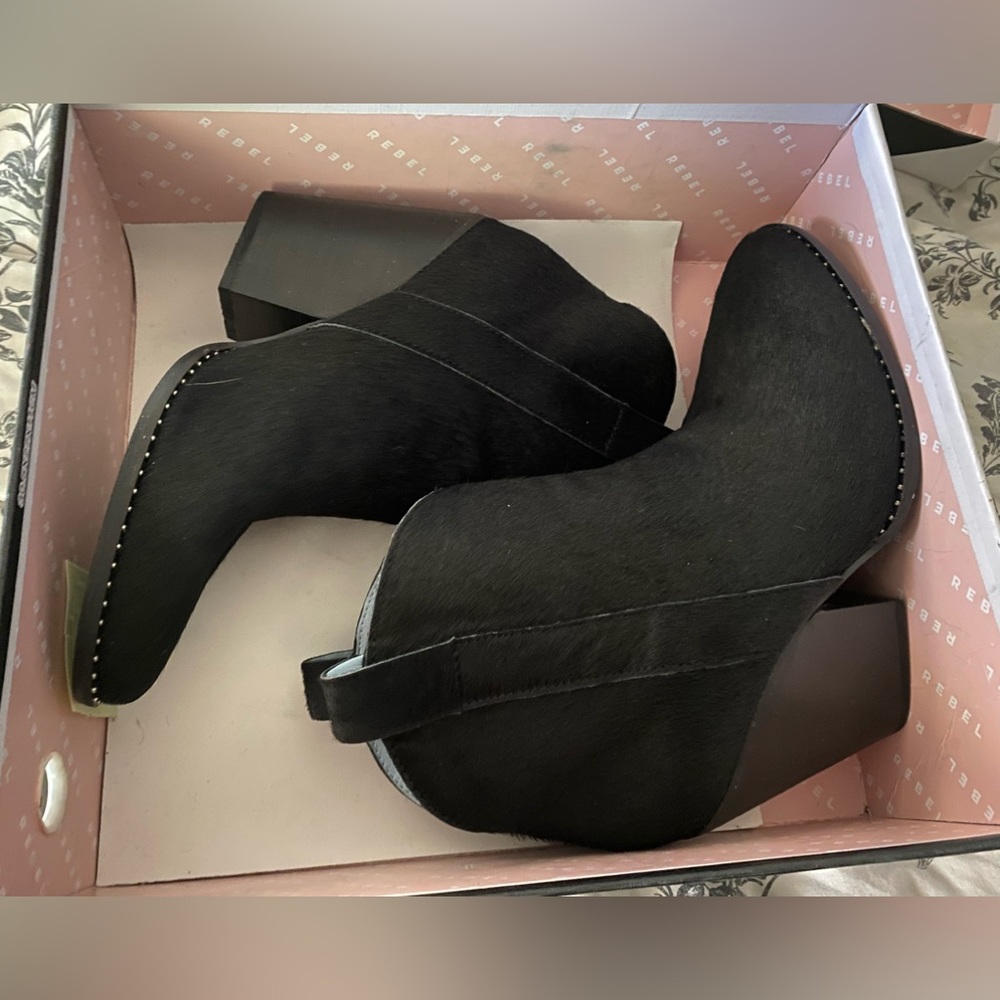 Rebel ankle cowboy booties